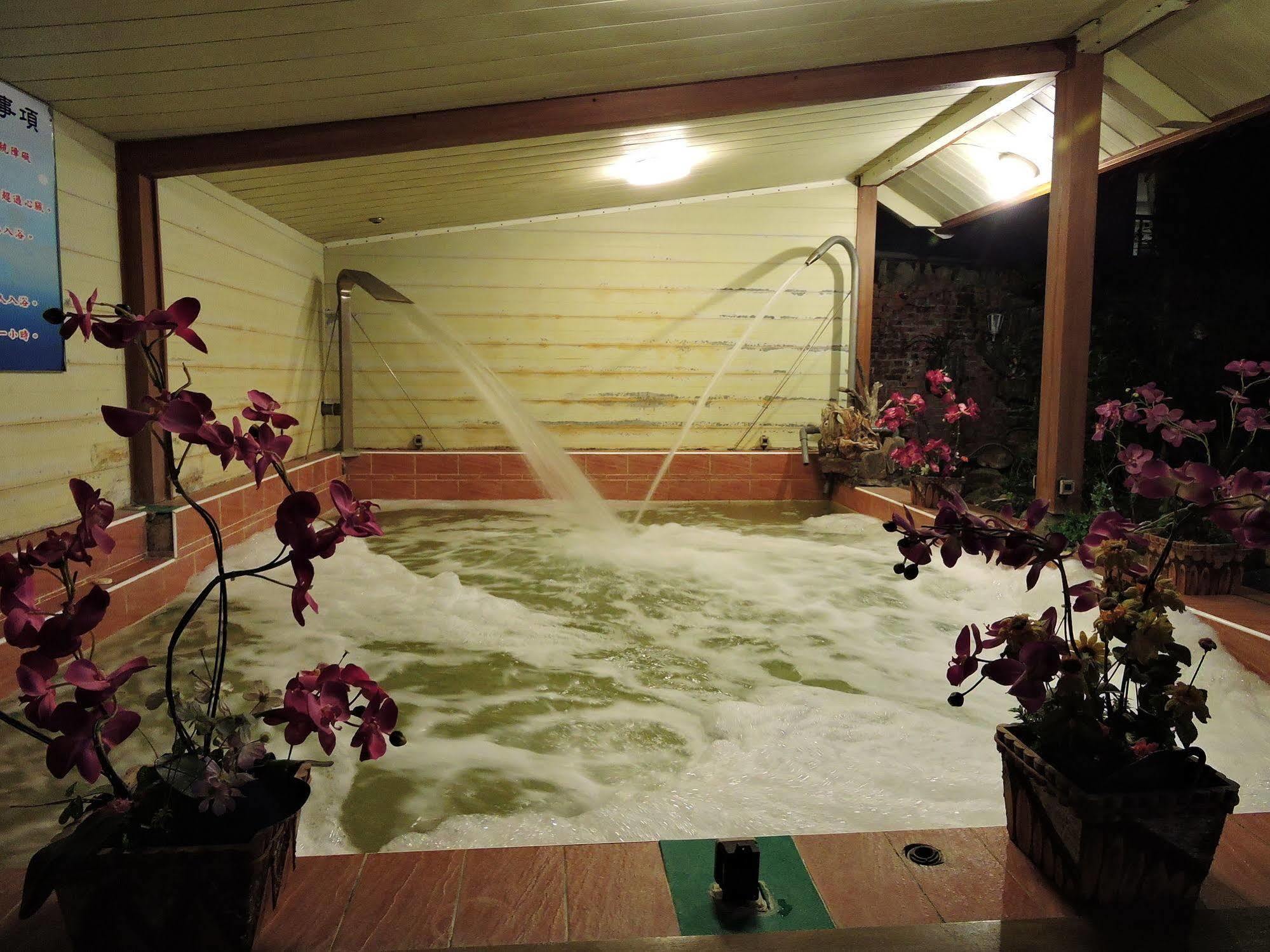Longchi Hot-Spring Hotel Jiaoxi Buitenkant foto
