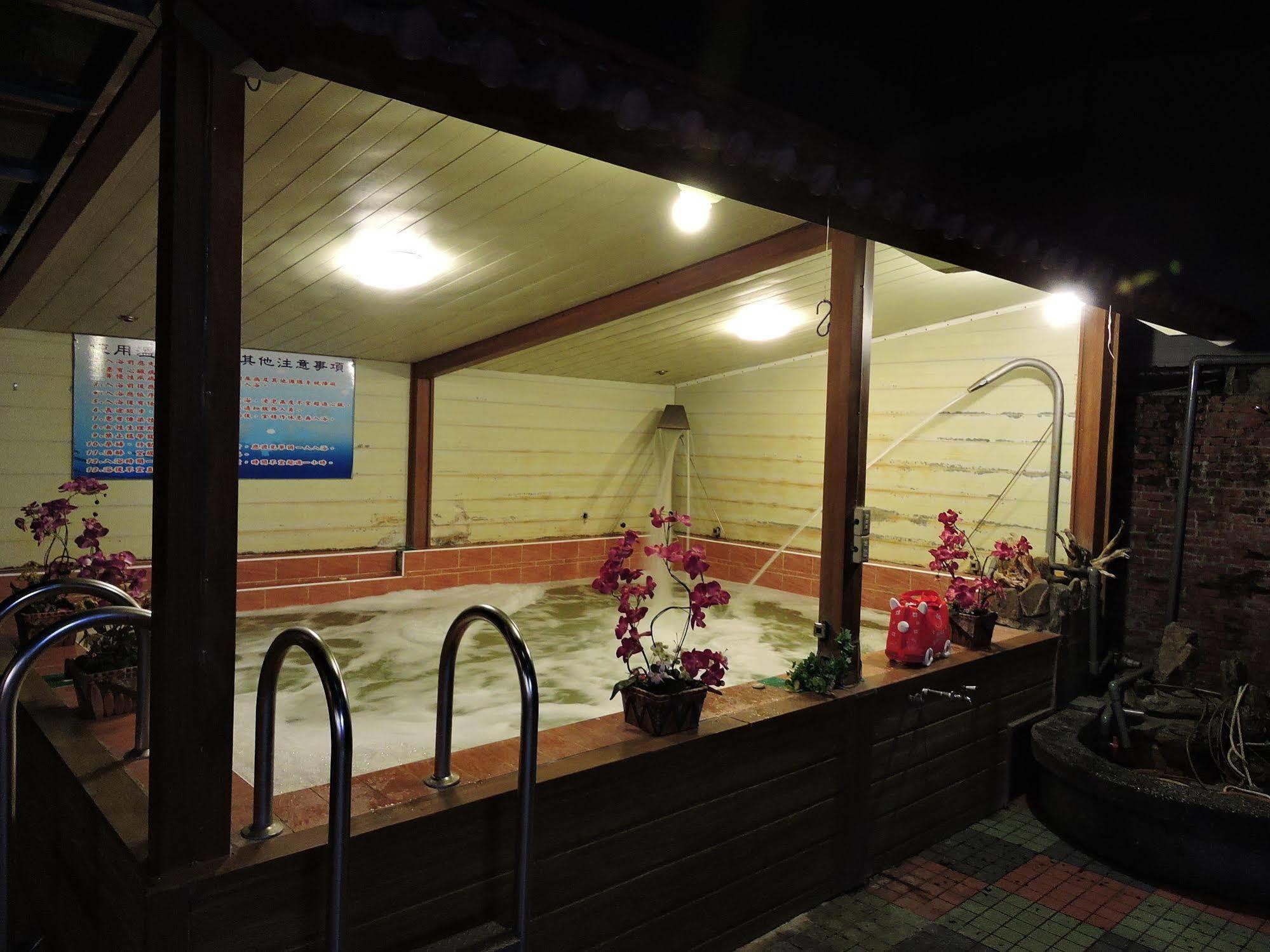 Longchi Hot-Spring Hotel Jiaoxi Buitenkant foto